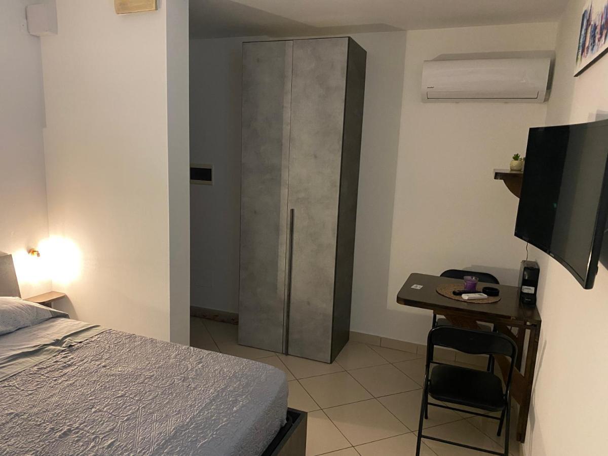 Room Mazzini Lecce Exterior photo