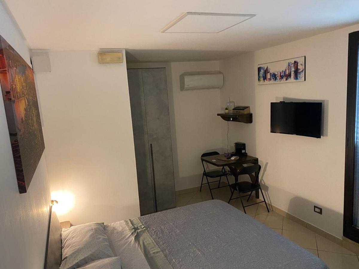 Room Mazzini Lecce Exterior photo